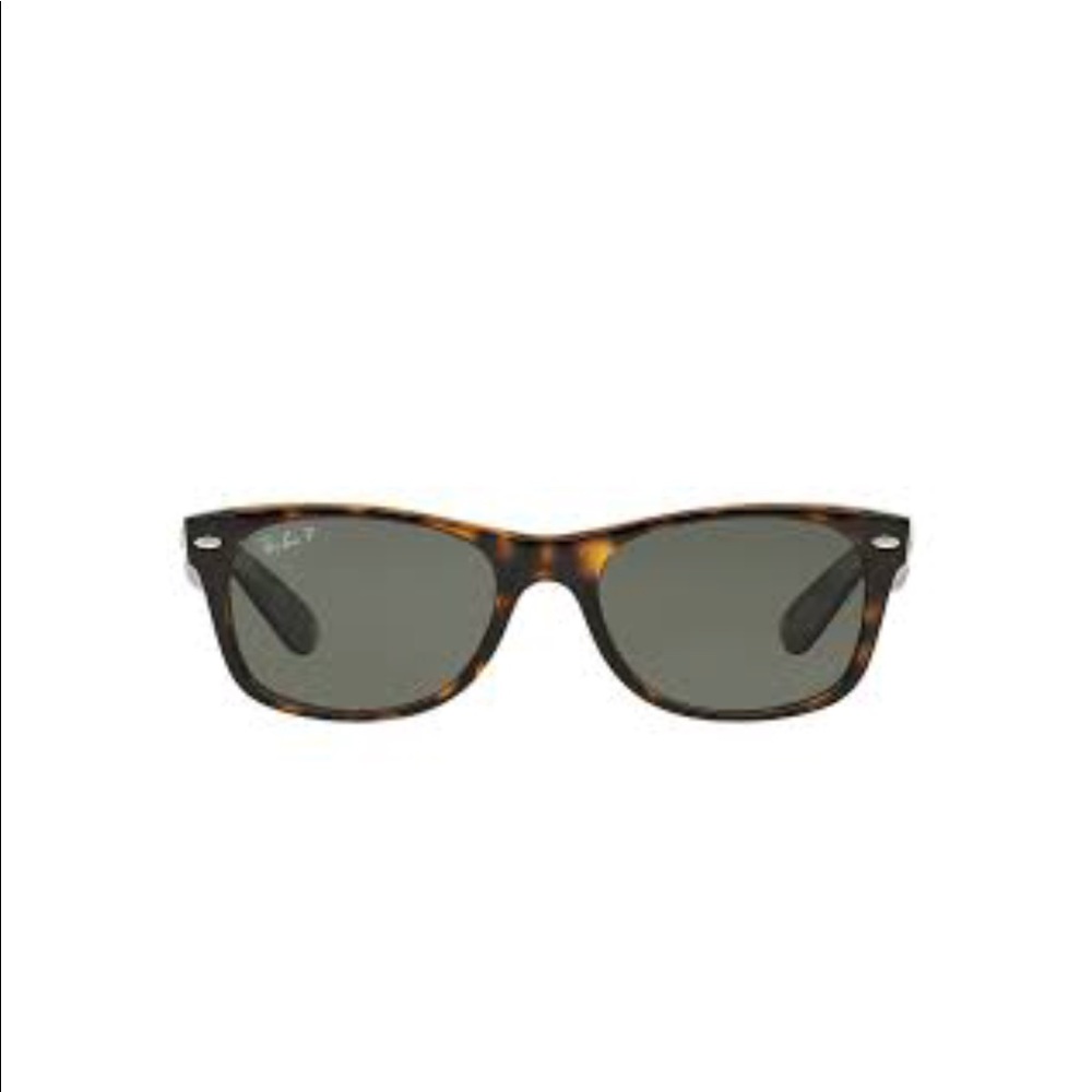 Ray-Ban ‘New’ Wayfarer Style RB 2132 in Tortoise